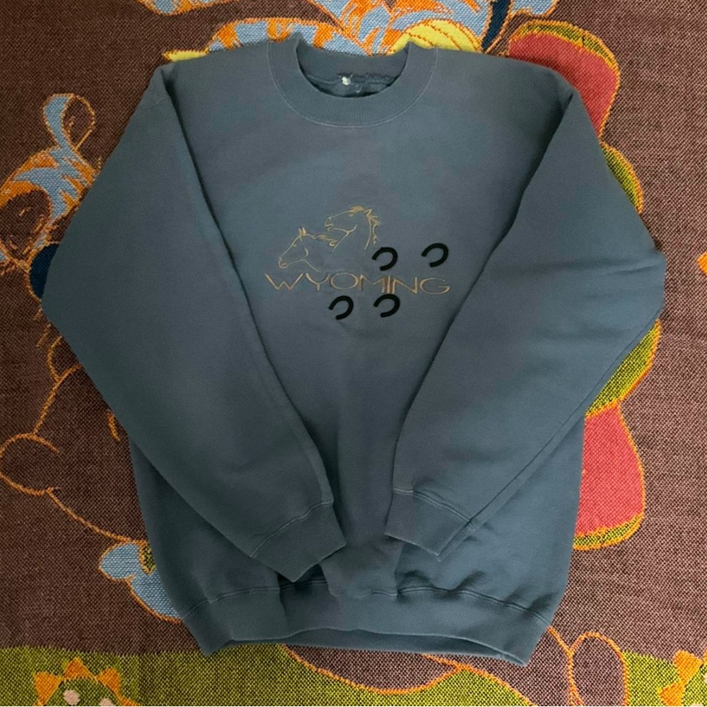 vintage wyoming horse sweatshirt